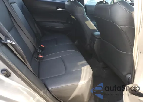 2022 Toyota Corolla Cross Xle z USA, uszkodzony, nr VIN 7MUDAAAG5NV013353